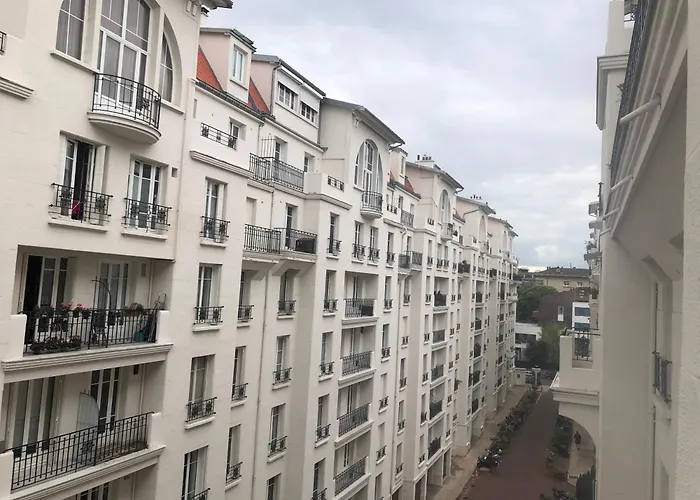 Appartement Avec Balcon Dans Residence Calme Avec Gardien -