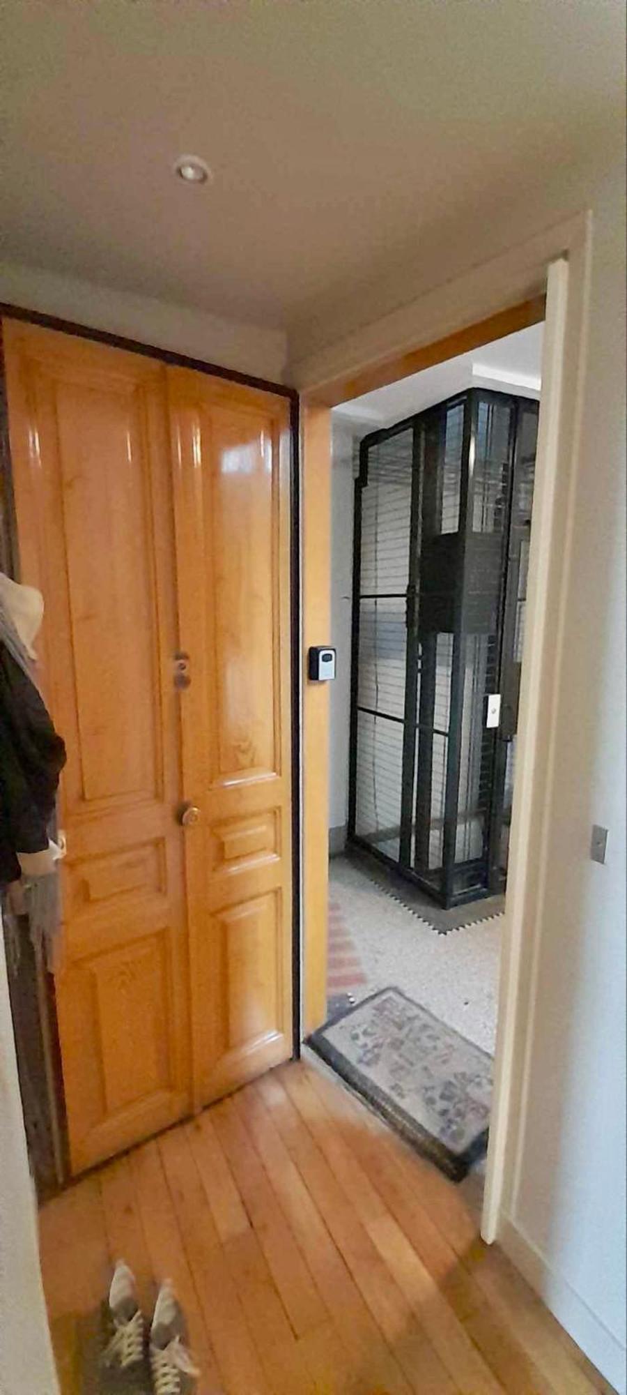Avec Balcon Dans Calme Avec Gardien - Appartement *