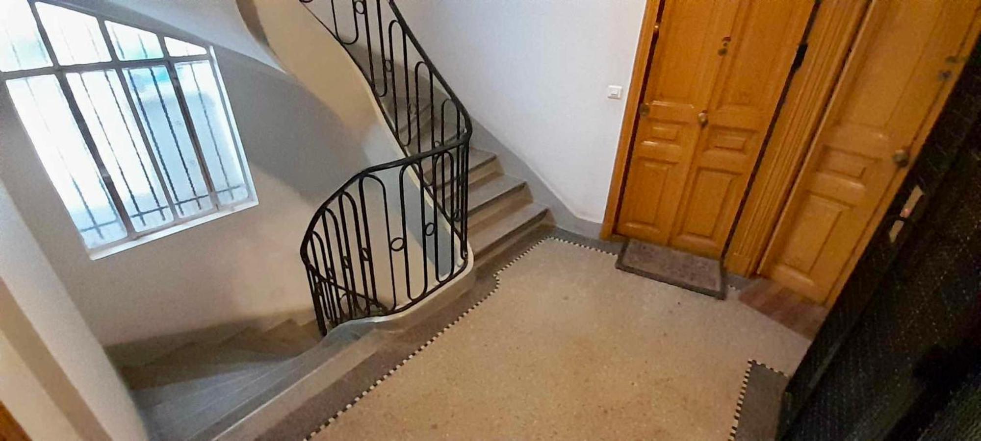 Appartement Avec Balcon Dans Calme Avec Gardien -