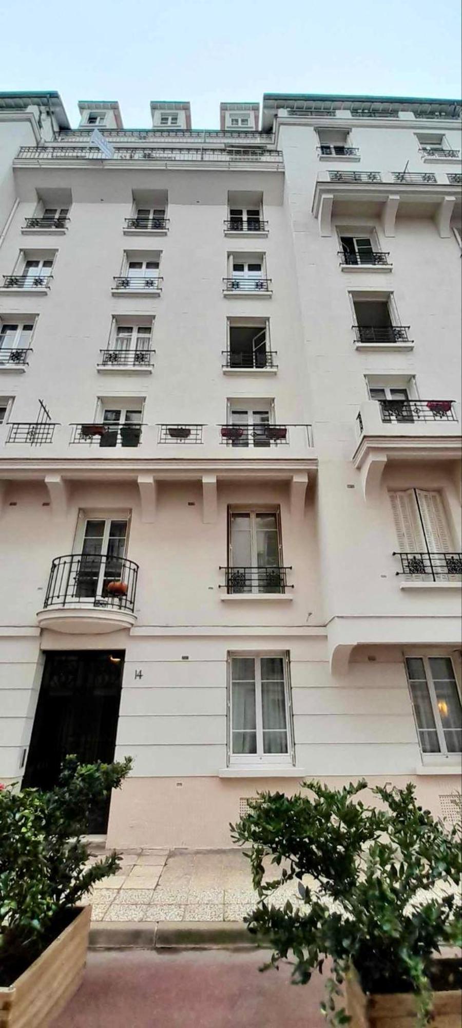 Avec Balcon Dans Calme Avec Gardien - Appartement