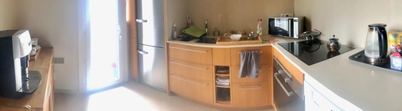 Appartement Avec Balcon Dans Calme Avec Gardien - *