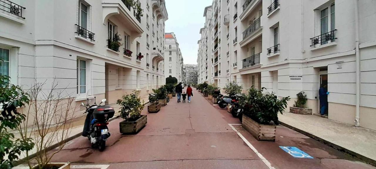 Appartement Avec Balcon Dans Calme Avec Gardien - *
