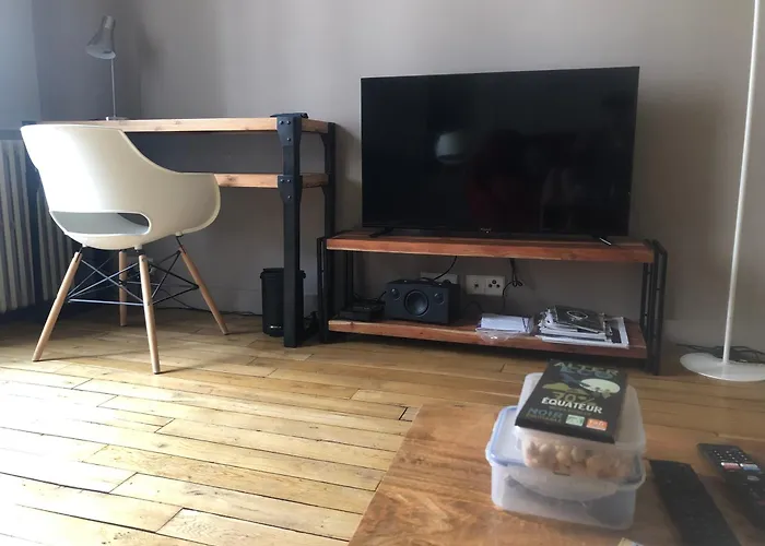 Appartement Avec Balcon Dans Residence Calme Avec Gardien -